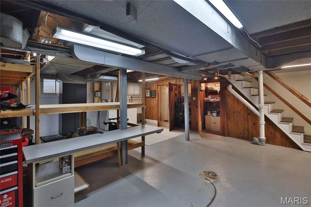8069 Teasdale, University City, MO 63130