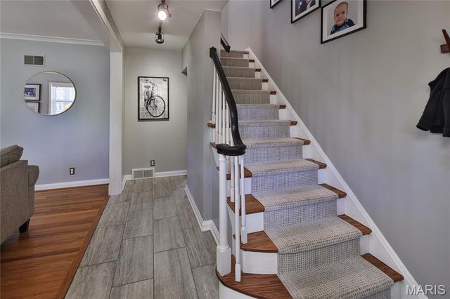 8069 Teasdale, University City, MO 63130