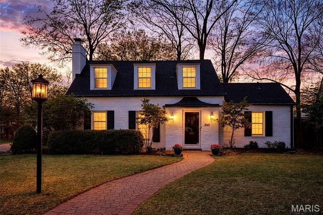 8069 Teasdale, University City, MO 63130
