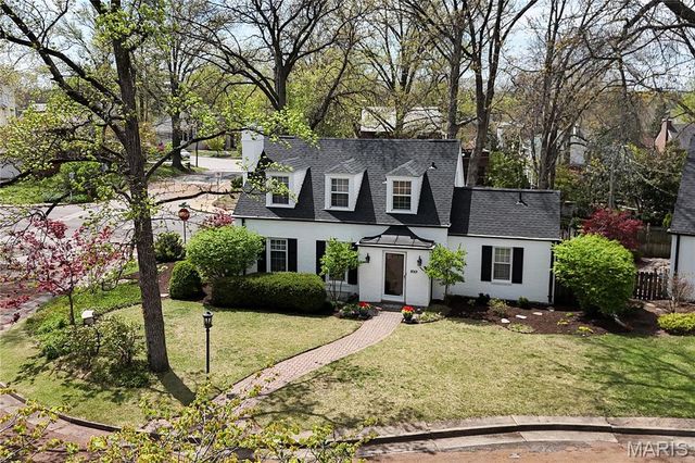 8069 Teasdale, University City, MO 63130