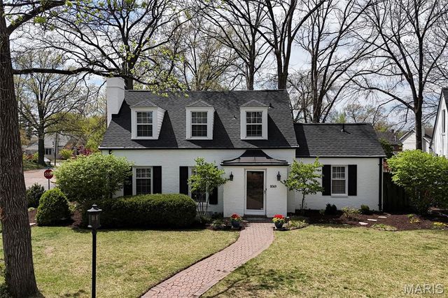 8069 Teasdale, University City, MO 63130
