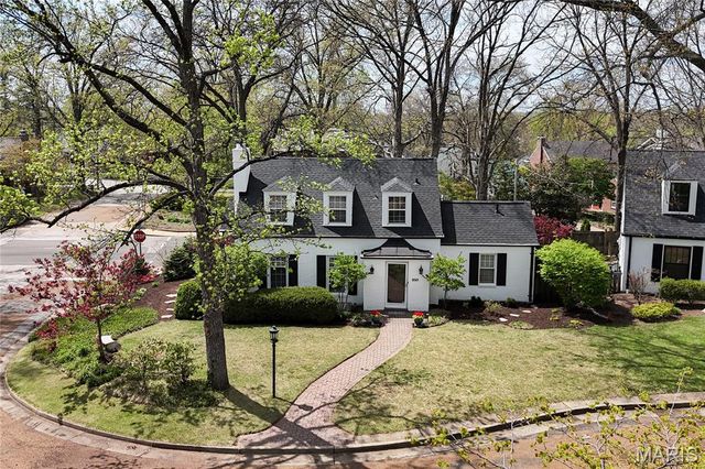 8069 Teasdale, University City, MO 63130