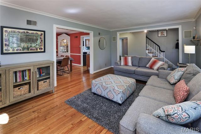 8069 Teasdale, University City, MO 63130