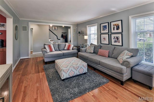 8069 Teasdale, University City, MO 63130