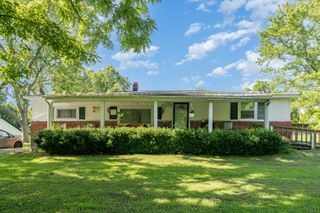 1755 Taylor Town Rd, White Bluff, TN 37187