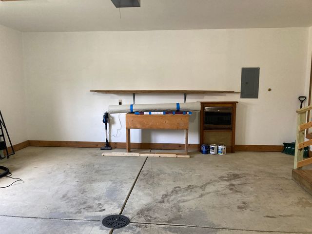 606 Kemp Court, Gladwin, MI 48624