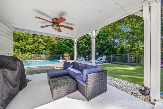 7142 Forest Hills Drive, Denver, NC 28037