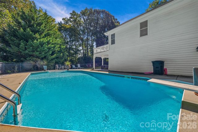 7142 Forest Hills Drive, Denver, NC 28037