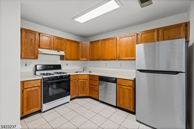 341 Silvia St, Ewing Twp., NJ 08628