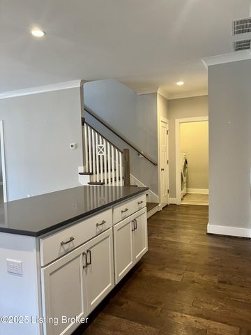 13512 Park Springs Ln, Louisville, KY 40245