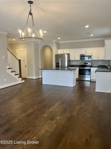13512 Park Springs Ln, Louisville, KY 40245