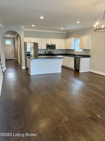 13512 Park Springs Ln, Louisville, KY 40245