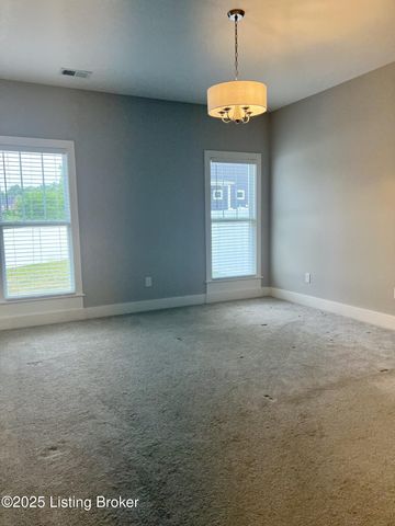 13512 Park Springs Ln, Louisville, KY 40245
