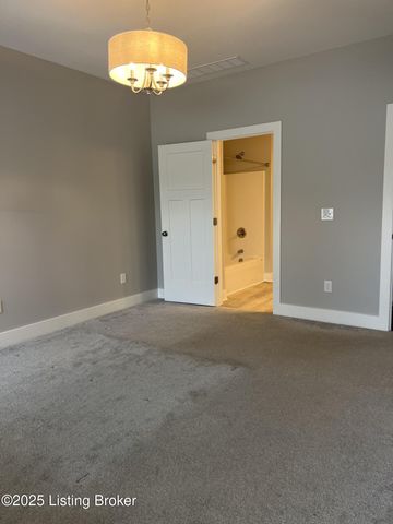 13512 Park Springs Ln, Louisville, KY 40245