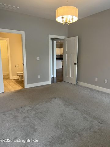 13512 Park Springs Ln, Louisville, KY 40245