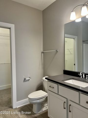 13512 Park Springs Ln, Louisville, KY 40245