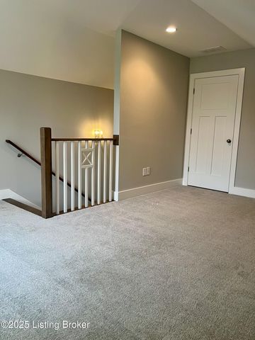 13512 Park Springs Ln, Louisville, KY 40245
