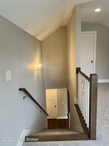 13512 Park Springs Ln, Louisville, KY 40245