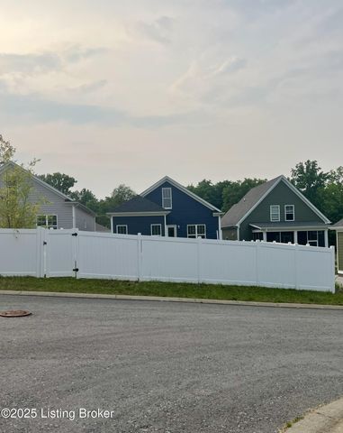 13512 Park Springs Ln, Louisville, KY 40245