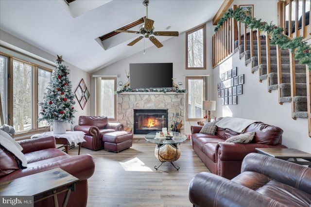 157 SELIG RD, Pocono Lake, PA 18347