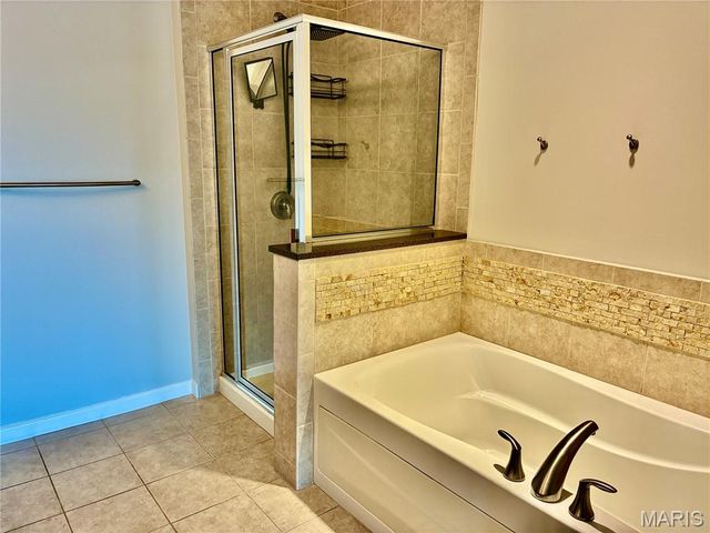 4909 Laclede Avenue 1205, St Louis, MO 63108