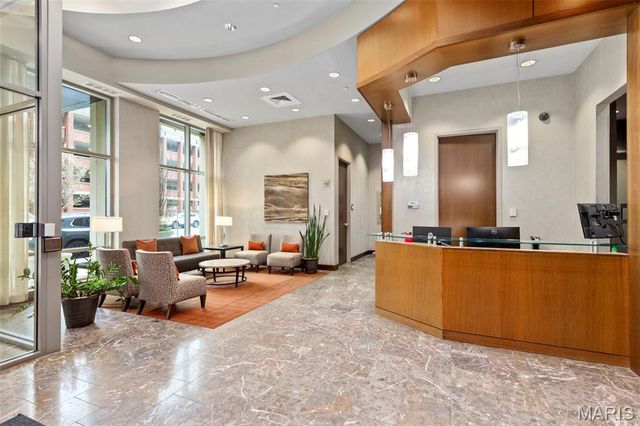 4909 Laclede Avenue 1205, St Louis, MO 63108