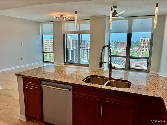 4909 Laclede Avenue 1205, St Louis, MO 63108