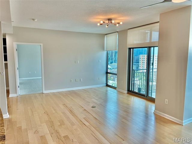 4909 Laclede Avenue 1205, St Louis, MO 63108