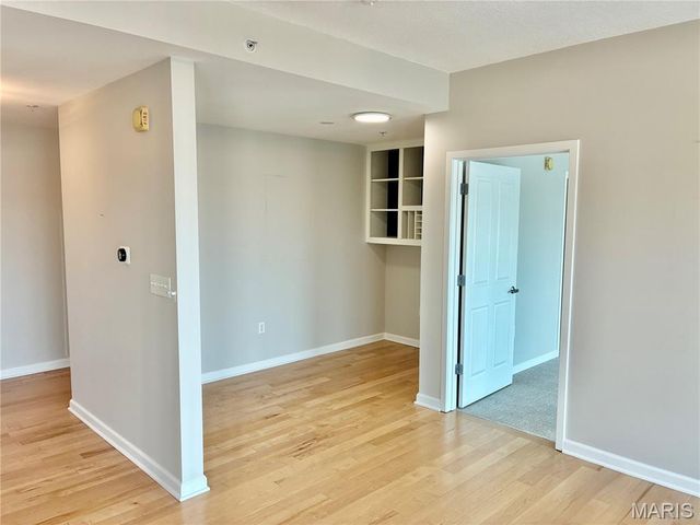 4909 Laclede Avenue 1205, St Louis, MO 63108