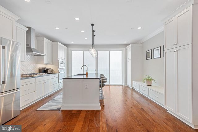 10274 GROSVENOR PL, North Bethesda, MD 20852