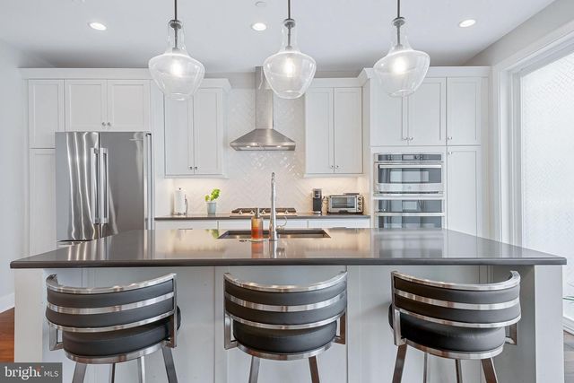 10274 GROSVENOR PL, North Bethesda, MD 20852