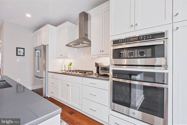 10274 GROSVENOR PL, North Bethesda, MD 20852