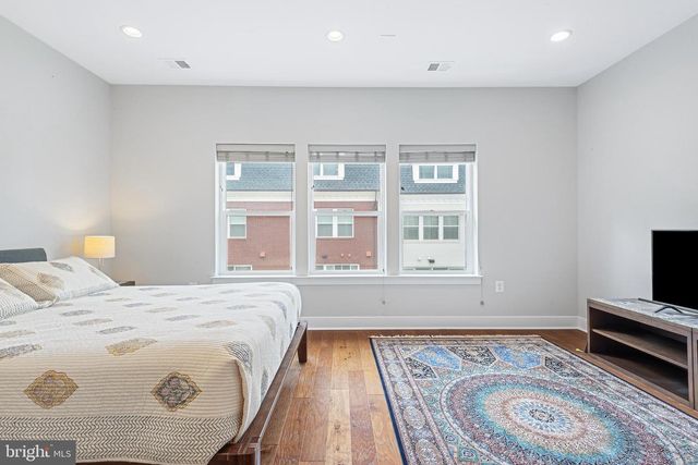 10274 GROSVENOR PL, North Bethesda, MD 20852