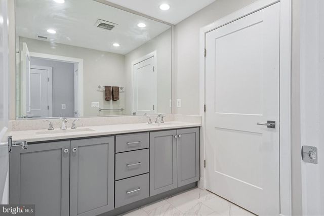 10274 GROSVENOR PL, North Bethesda, MD 20852