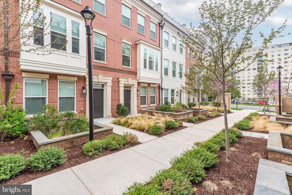 10274 GROSVENOR PL, North Bethesda, MD 20852