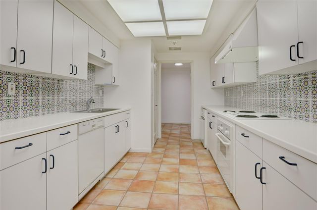 2001 Holcombe Boulevard 1801, Houston, TX 77030