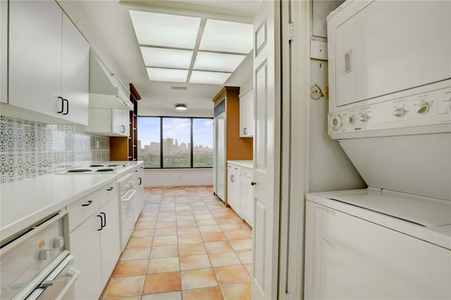 2001 Holcombe Boulevard 1801, Houston, TX 77030