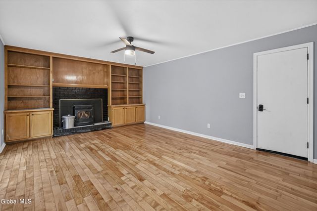 8 Cedarcrest Drive, Wilton, NY 12866