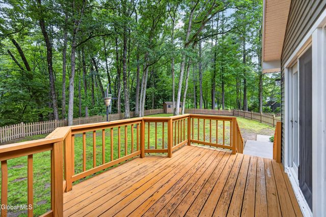 8 Cedarcrest Drive, Wilton, NY 12866