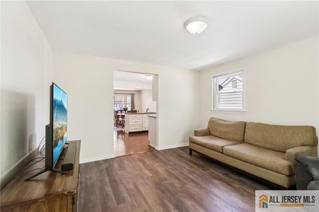 61 Wickom Avenue, Hamilton, NJ 08690