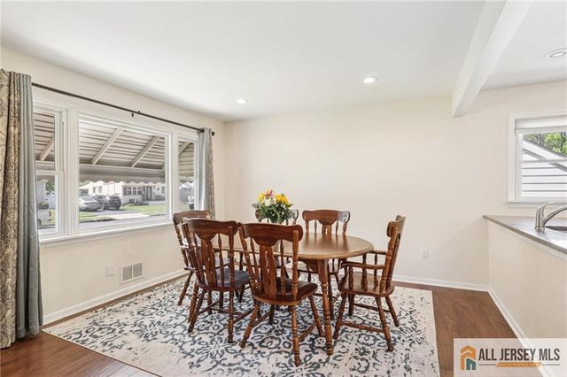 61 Wickom Avenue, Hamilton, NJ 08690