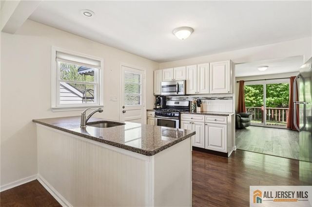 61 Wickom Avenue, Hamilton, NJ 08690