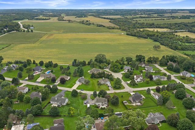 1661 Wood Ridge LANE, Burlington, WI 53105