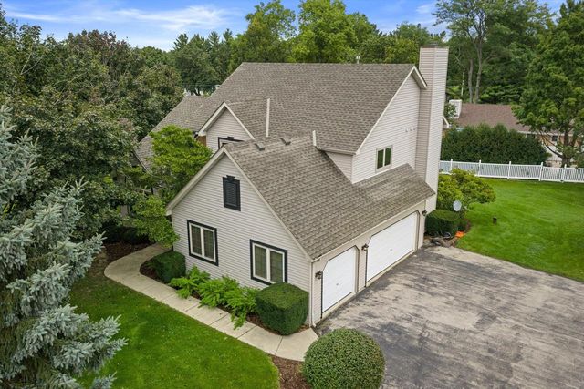 1661 Wood Ridge LANE, Burlington, WI 53105
