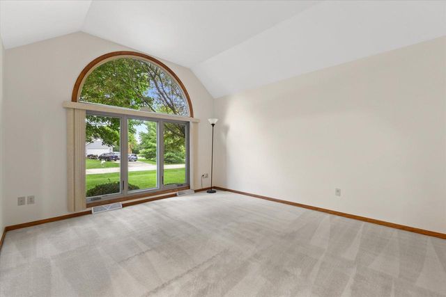 1661 Wood Ridge LANE, Burlington, WI 53105