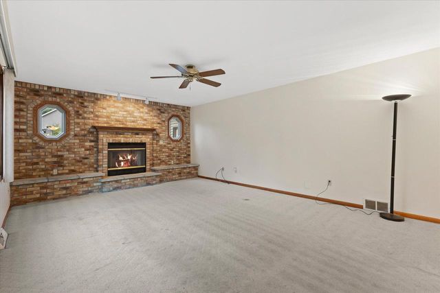 1661 Wood Ridge LANE, Burlington, WI 53105