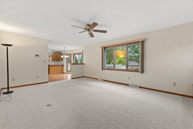 1661 Wood Ridge LANE, Burlington, WI 53105