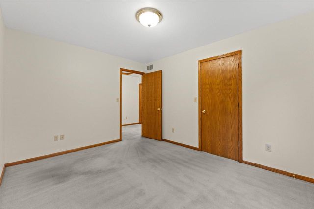 1661 Wood Ridge LANE, Burlington, WI 53105