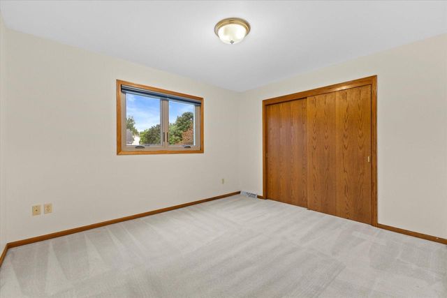 1661 Wood Ridge LANE, Burlington, WI 53105