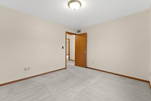 1661 Wood Ridge LANE, Burlington, WI 53105